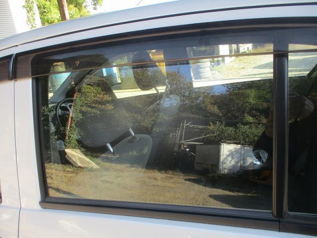 ミライース DBA-LA300S 左リアドアガラス ガラスのみ グリーンガラス拍卖