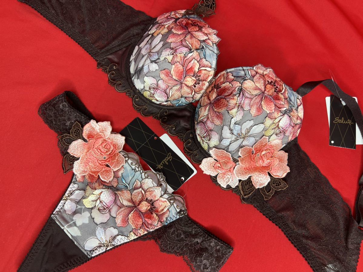 サルート 63グループ ツバキカズラ C75&ソングM DR リッチヴェール拍卖