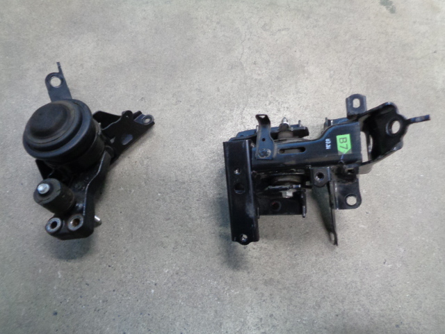 NHP10 アクア エンジンマウント 2211-337拍卖