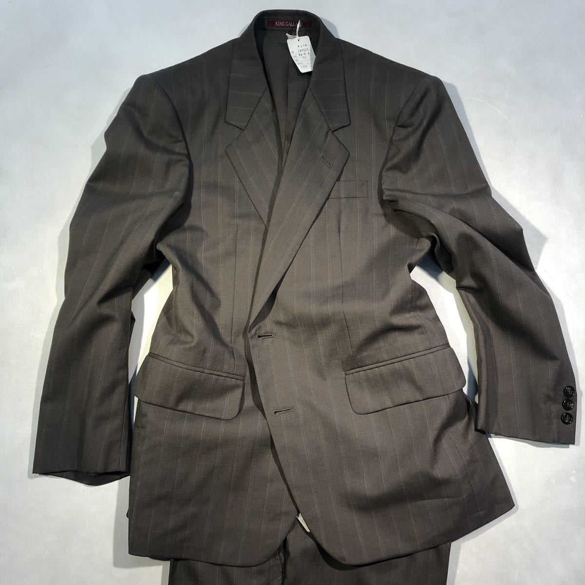 職人手縫い匠の逸品 新品タグ付き高級フランネル2BシングルスーツAB4 M カーキー 本台場仕立て 背抜き/サイドベンツ 1タック 極柔生地拍卖