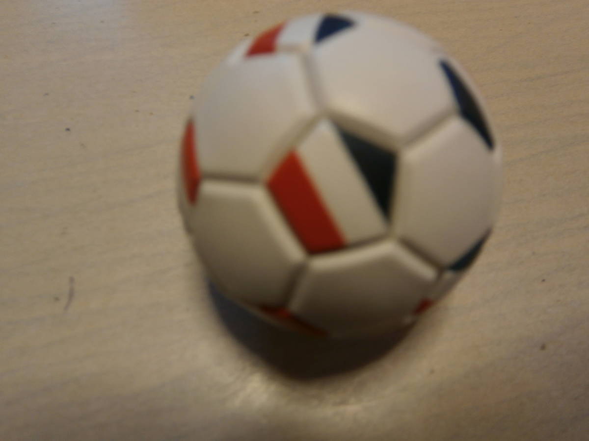 サッカーボール フィギュア 3,5センチ 3拍卖