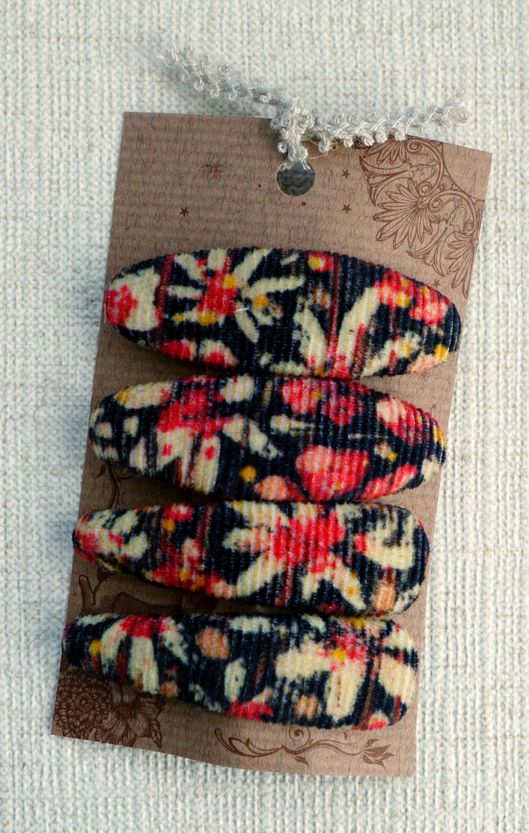 ★ ハンドメイド リバティプリント使用 小花柄5㎝パッチンピン エレオノラ レッド ★拍卖