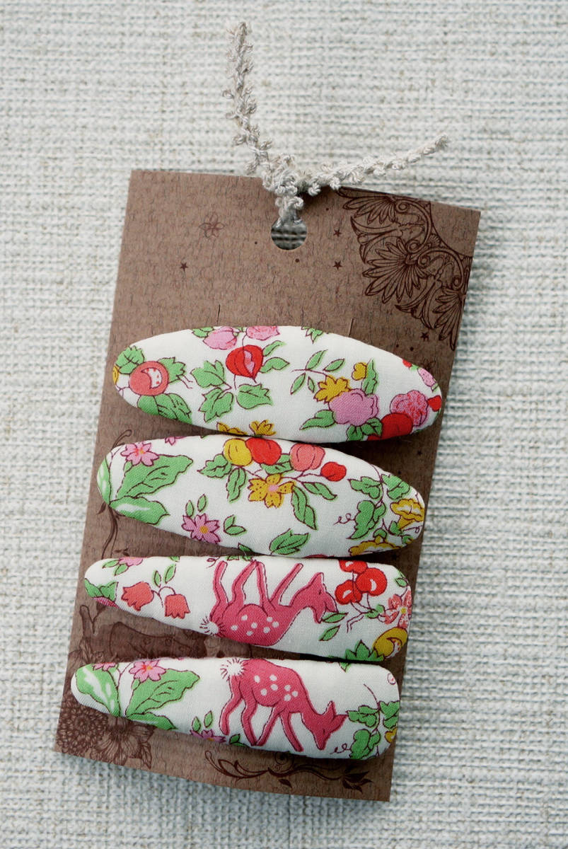 ★ ハンドメイド リバティプリント使用 ベリー柄5㎝パッチンピン ナンシーアニマル ピンク ★拍卖