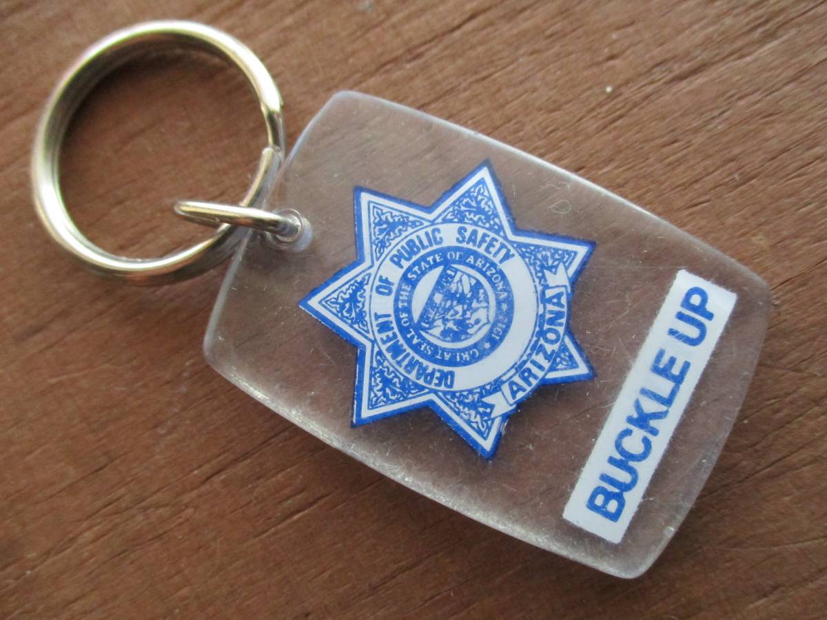 US ビンテージ  キーホルダー Department of Public Safety 公安局 シートベルトを締めましょう aa244拍卖