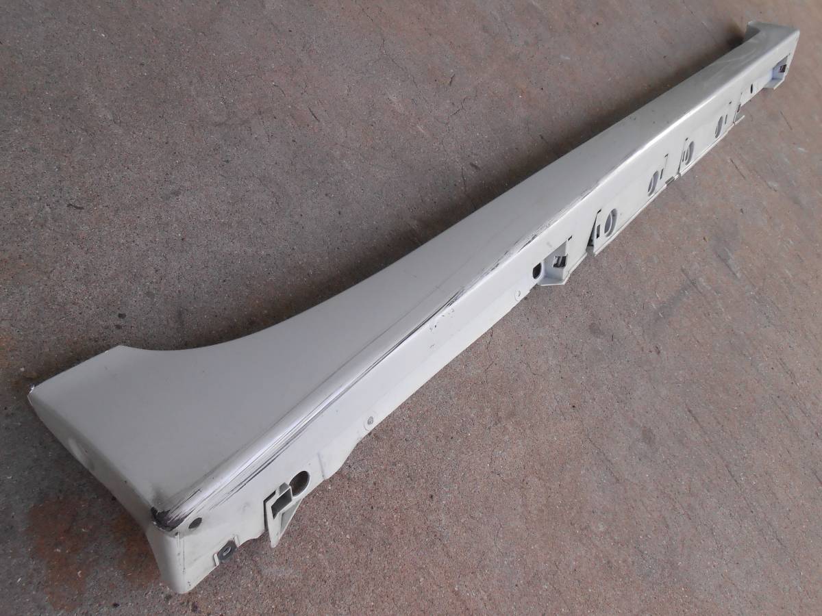 T ZVW30 プリウス 純正 サイドステップ 右側 75850-47010拍卖