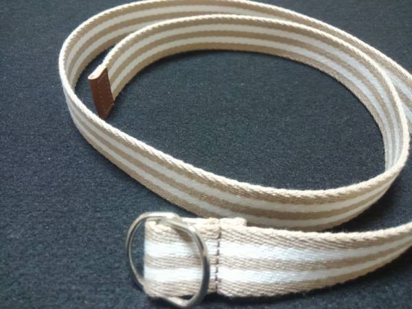 美品・ベルト幅 2.5センチ メンズ ベージュ+ホワイト 細いベルトをお探しの方拍卖