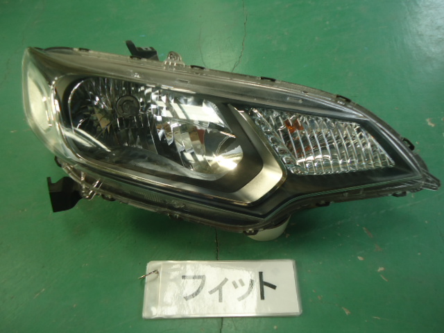 フィット GK3 右ヘッドランプユニット ハロゲン 即決 3937拍卖