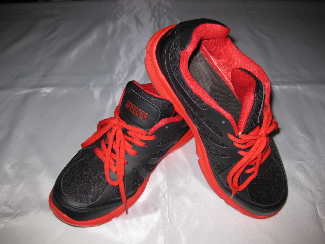 ★激安/美品/USED★SPEEDER★人気の黒×赤/軽量/462g★26.5cm ★拍卖