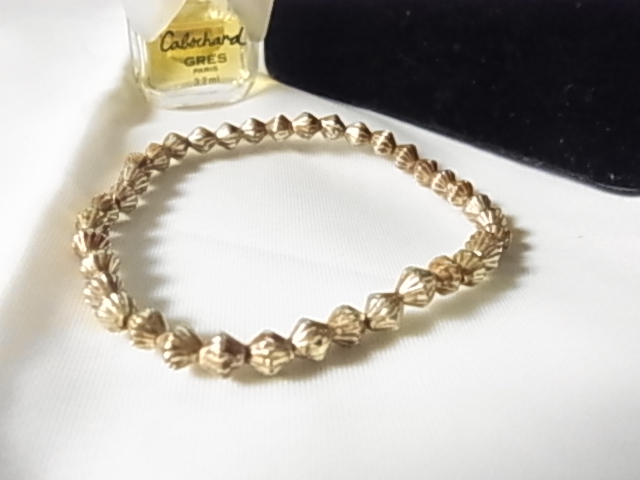 ゴールドカラー 金色 華奢デザイン 伸縮性のブレスレット▽拍卖