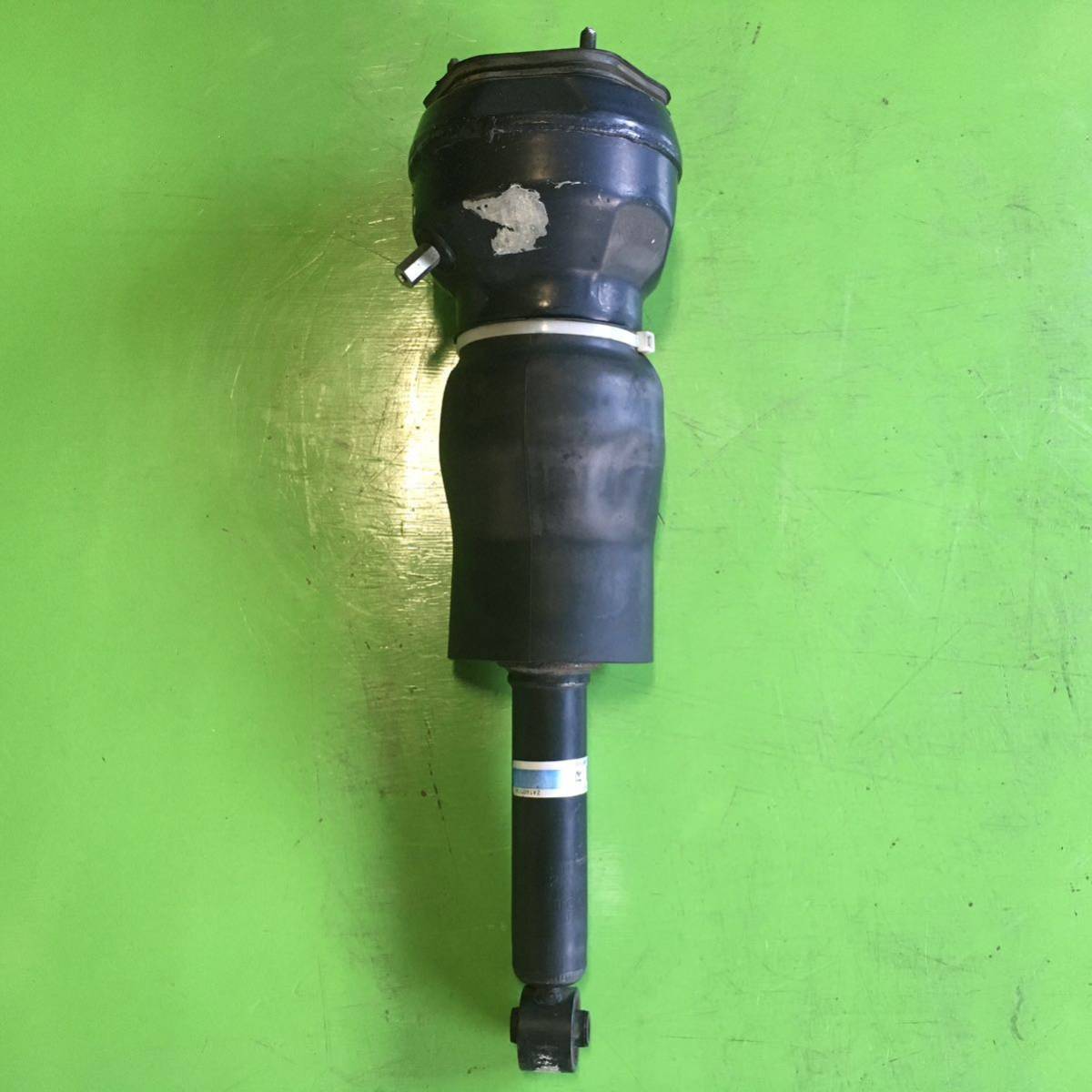 NS411 中古 トヨタ セルシオ UCF20 UCF21 エアサス サスペンション 車高調 48080-50100 右 リア 1本拍卖