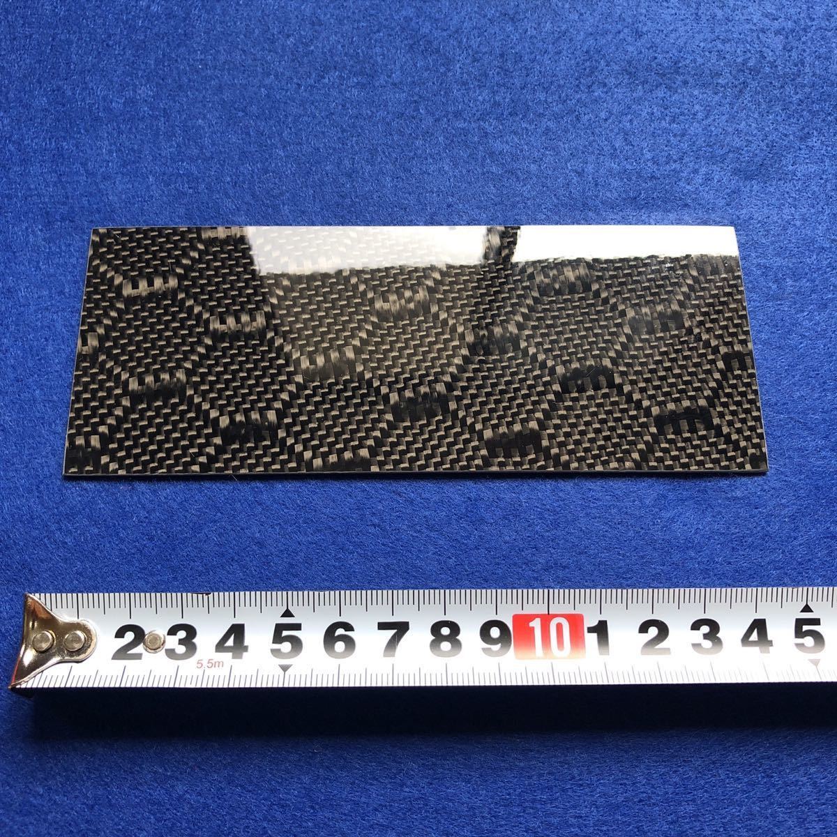 リアルカーボン板 【 3K ハニカム織り 】 硬質樹脂製 サイズ 145㎜×80㎜ t1.2㎜拍卖