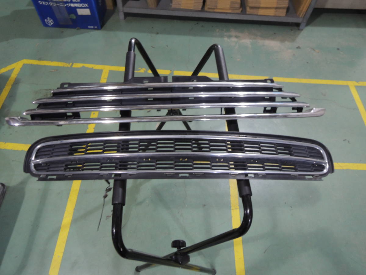 ・ ABA-ML16 BMW ミニ クーパー クラブマン 純正 グリル パネル メッキ 2枚セット 114129-10 配線付き BM-5254拍卖