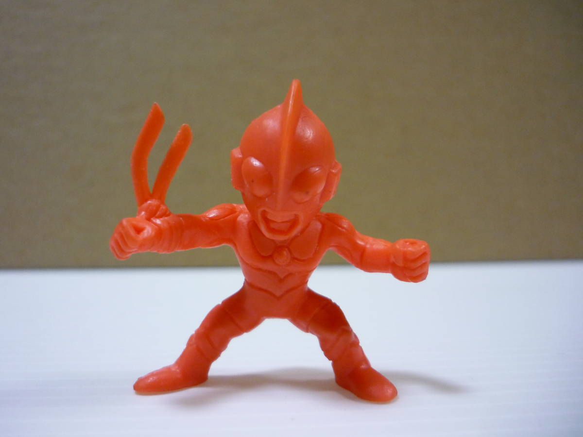 【送料無料】人形 闘士 ウルトラマン オレンジ色 ウルトラマン 超闘士激伝 PART7 怪獣 消しゴム 人形 消しゴム人形 当時物拍卖