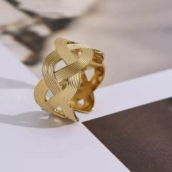 ゴールドリング 指輪 ウェーブ レディース フリーサイズ オープン ステンレス シンプル フリーサイズ アクセサリー 新品拍卖