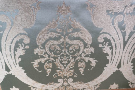 ★端切れ*ペールブルー ロココ調の優美なジャカード生地 30×453cm拍卖