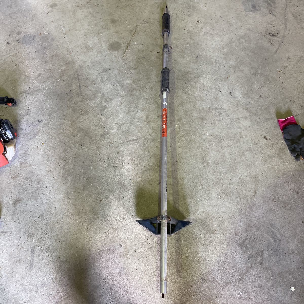 V13 イトマン 草刈機 パイプシャフト パイプ径約24mm シャフト径6mm 歯山10山 農くる 山口発拍卖