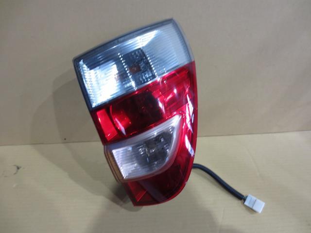 ゼスト DBA-JE1 右テールランプ P07A B92P スタンレー P6223 33501-SYA-901 15441拍卖