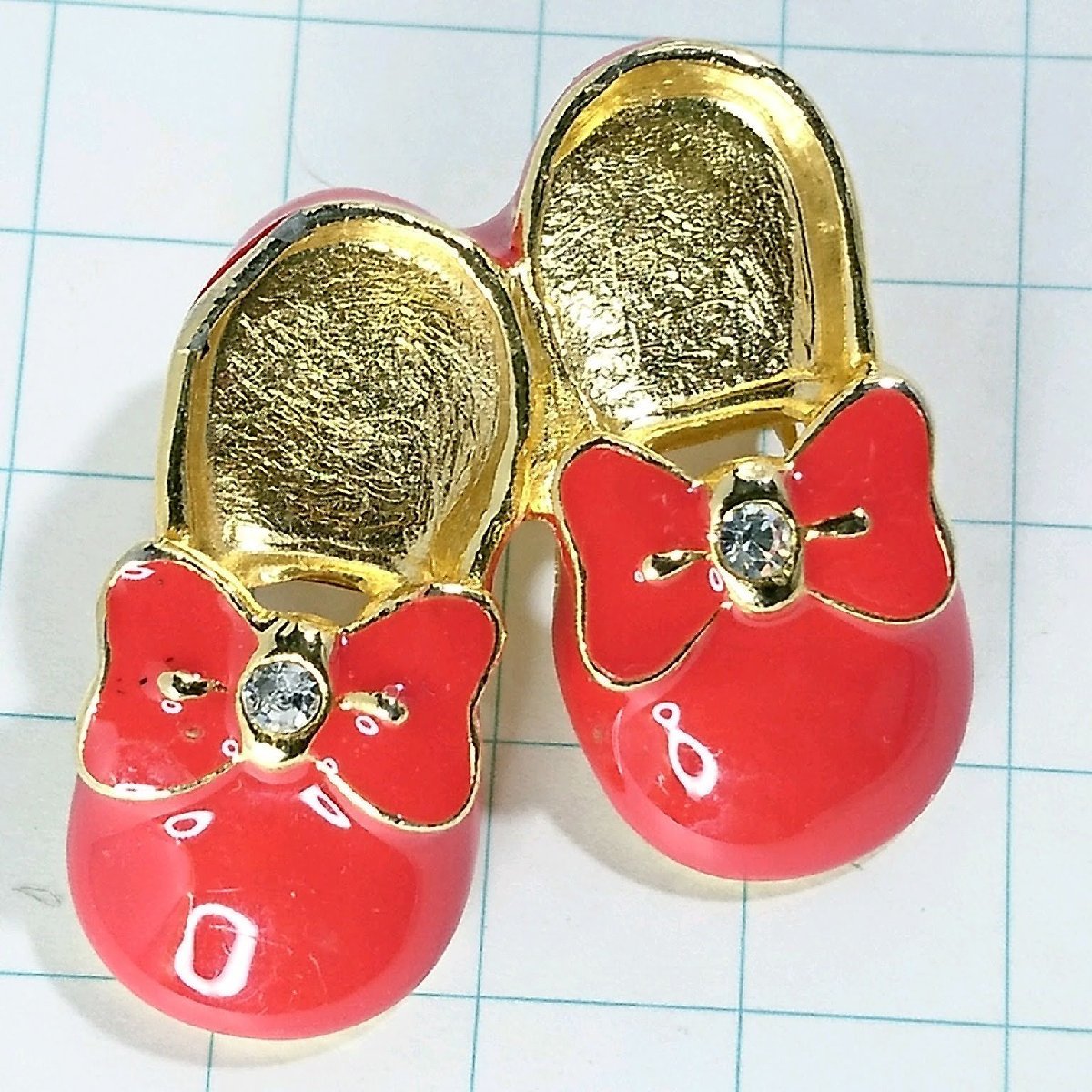 送料無料)ビンテージ☆子供の赤い靴☆アンティークブローチ A13724拍卖