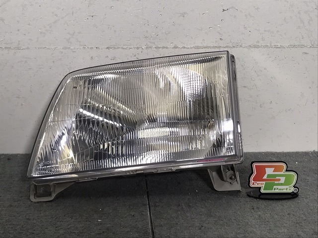 ボンゴ/デリカ/バネット SK82/SKF2/SKP2/SLP2型(1999年-2020年) 純正 左ヘッドライト/ランプ ハロゲン STANLEY P0220 マツダ(125637)拍卖