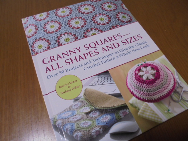 洋書おばあちゃんのかぎ針編み レトロ クロッシェ 50モチーフパターン Granny Squares 六角形、三角形、五角形、 拍卖