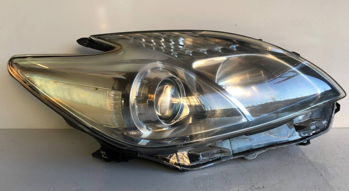 トヨタ プリウス ZVW30 ヘッドライト 右 社外品拍卖