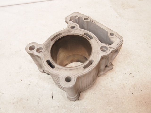 RS4-125社外シリンダー67mm 目立つ縦傷なし。アプリリア マロッシ 13995刻印拍卖