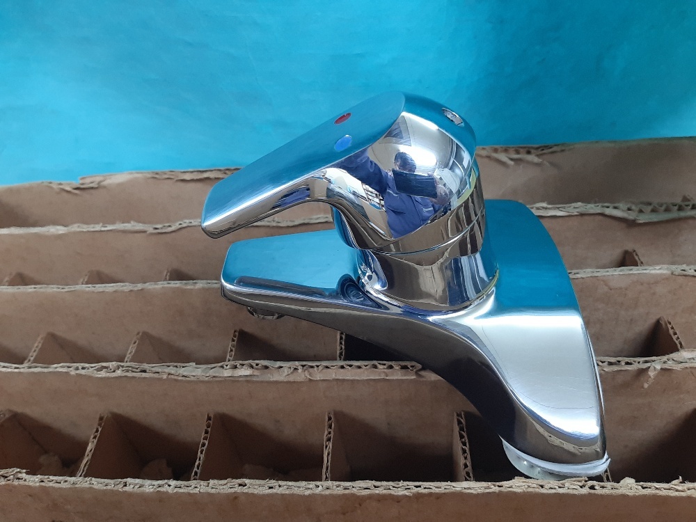 即決あり■TOTO 洗面所用 台付 シングル混合水栓 中古品拍卖