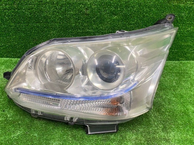 ダイハツ ムーヴ LA110S ヘッドランプ 左 ライト 助手席側 HID 81170-B2280拍卖