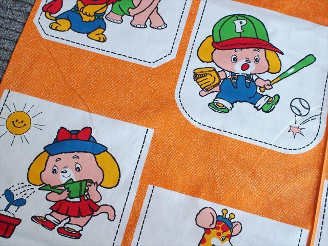 レトロビンテージ生地*ラスト2・オレンジワンちゃんと仲良し動物ポケット柄・綿・90×60☆リメイク手芸拍卖