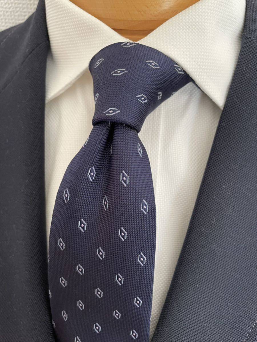 【人気】ビームスF イタリア製ネクタイ ネイビー小紋柄ネクタイ BEAMS F 高級シルク 大剣約9cmクリーニング済拍卖