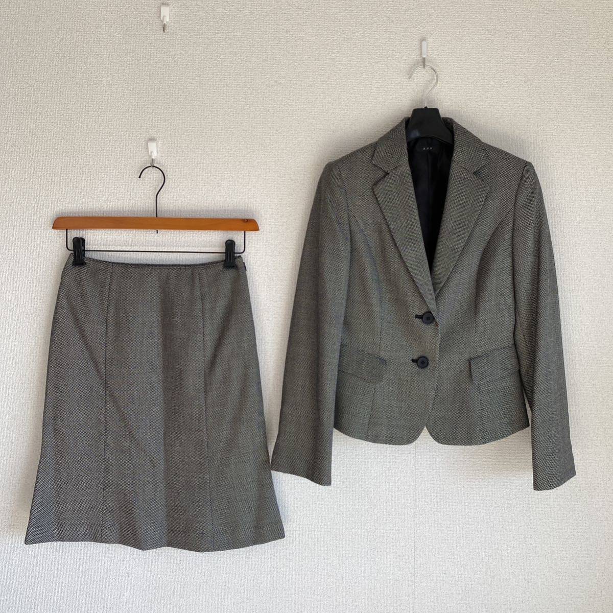 アーヴェヴェ スカートスーツ 上38下36 W64 グレー 未使用に近い DMW拍卖