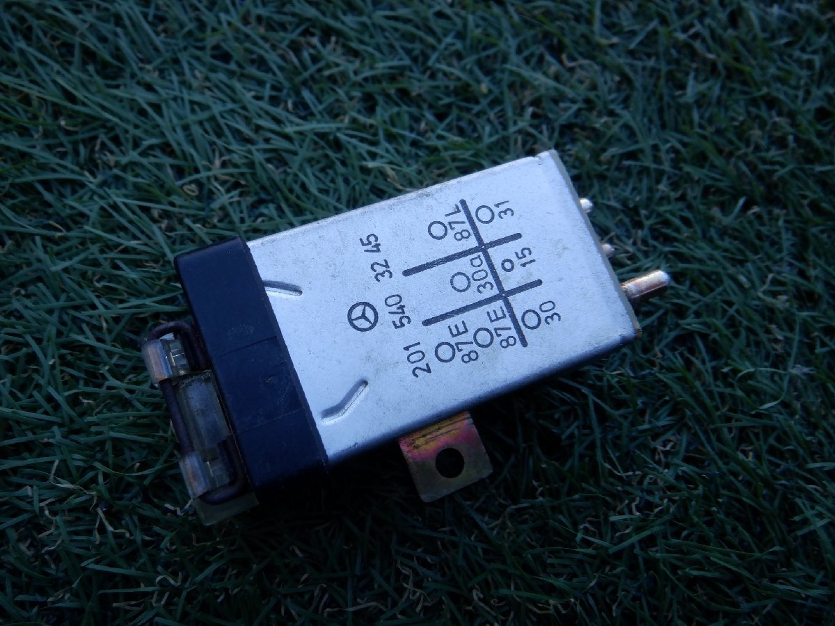 ベンツ純正 E-210024 W201 190E 1992年 リレー コントロール モジュール ユニット 2015403245 m-22-11-163拍卖