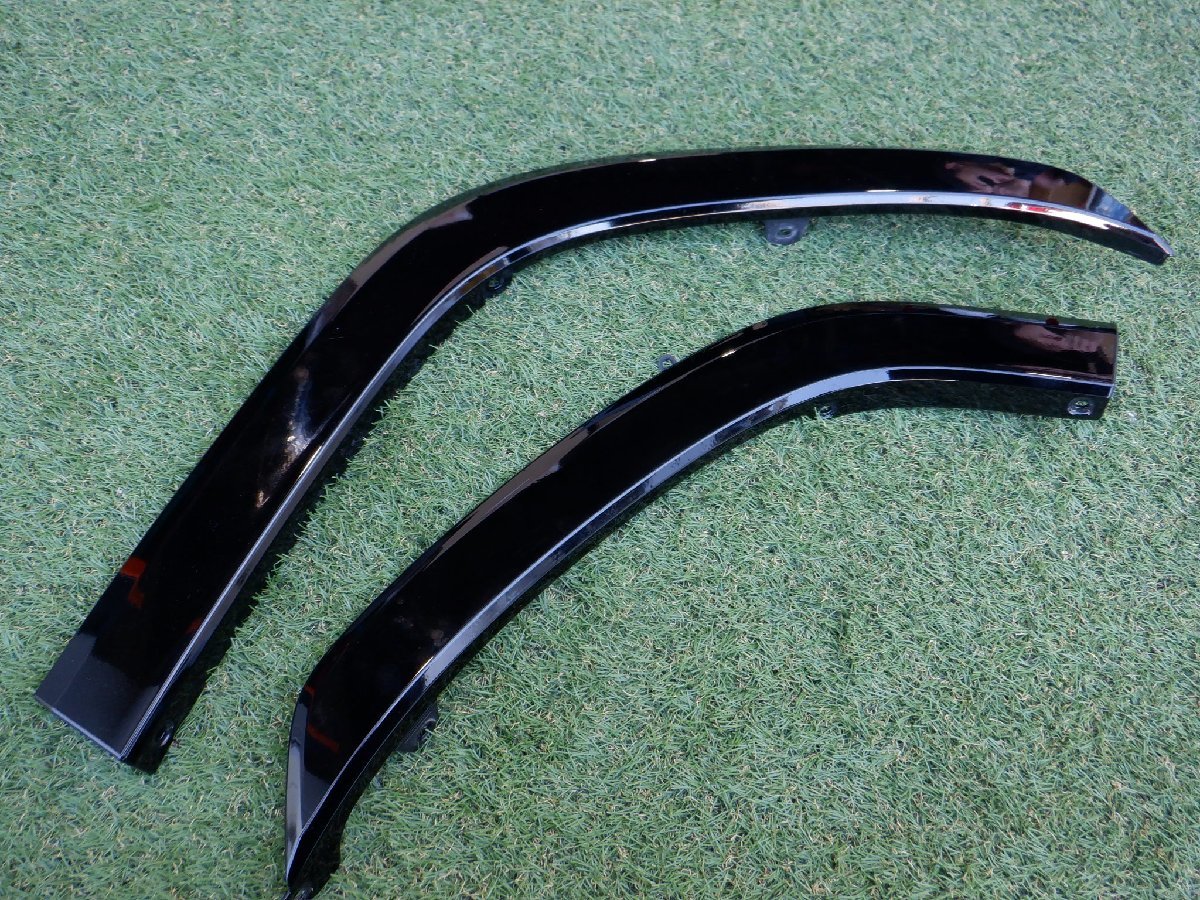 新車外し 純正 VJA300W FJA300W 300 ランドクルーザー ランクル フェンダーモール トリム リア 左側 75078-60060 ブラック202 m-22-12-236拍卖