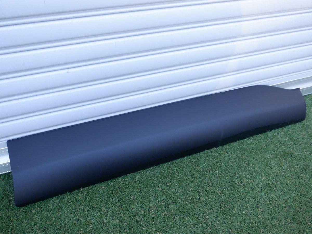 新車外し トヨタ純正 ZSG10 ZVG11 ZVG15 カローラクロス サイドステップ ドアパネル プロテクター フロント 右側 75073-10611 75731-16820拍卖