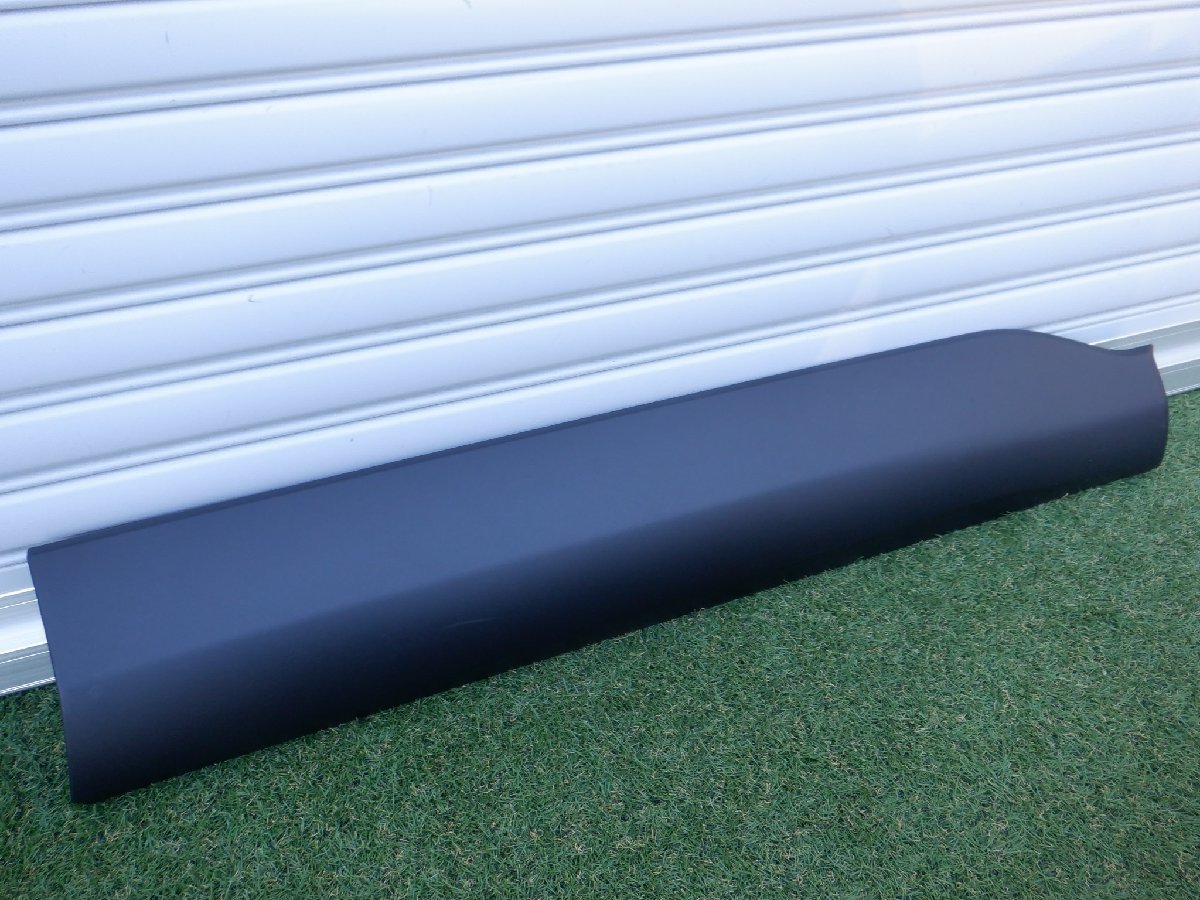 新車外し トヨタ純正 ZSG10 ZVG11 ZVG15 カローラクロス サイドステップ ドアパネル プロテクター フロント 右側 75073-10611 75731-16820拍卖