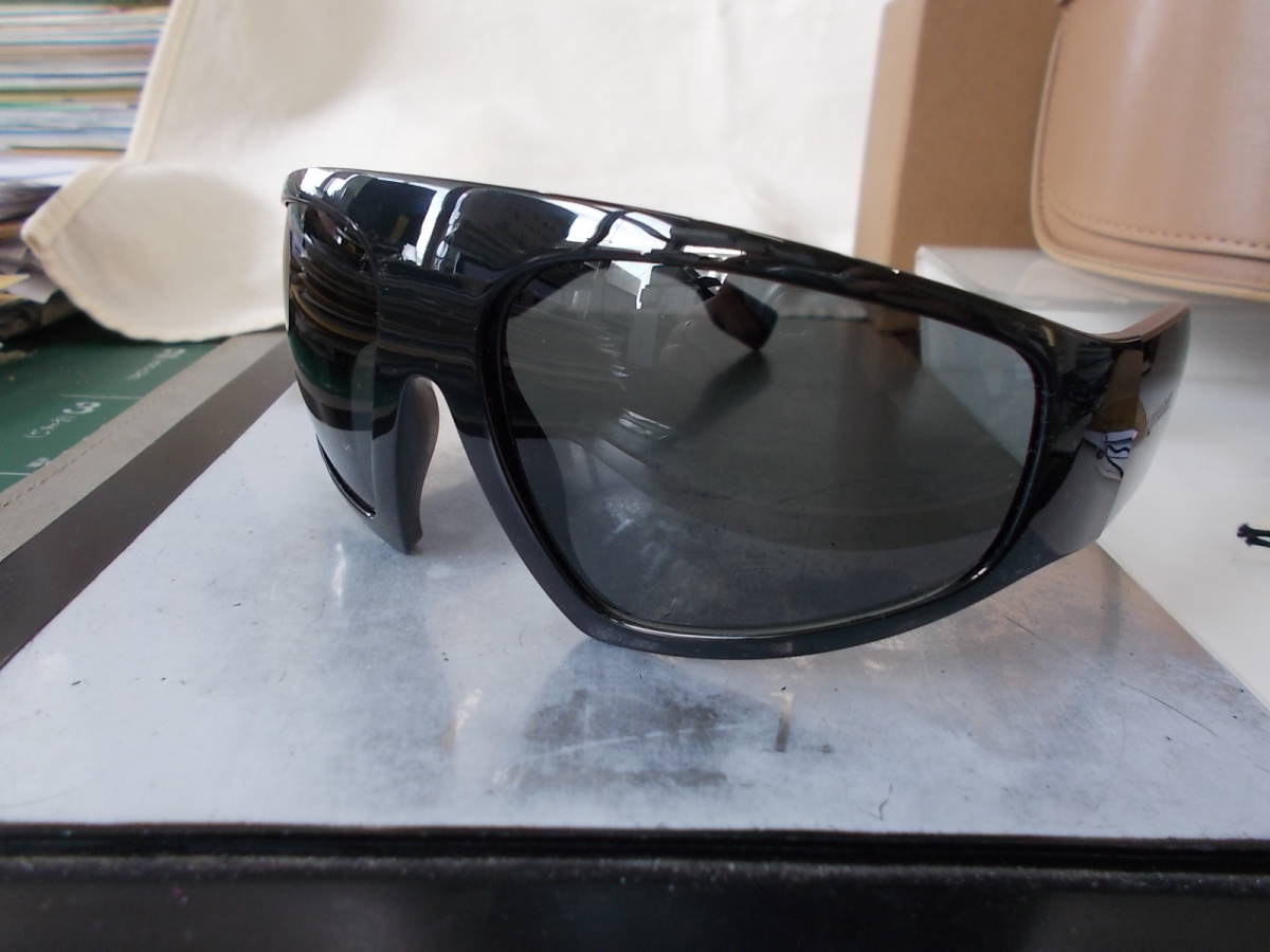 バーバリー BURBERRY LONDON ENGLAND サングラス B4369-3001/87 AUDEN レトロ フューチャー 80年代風 デザインでお洒落拍卖