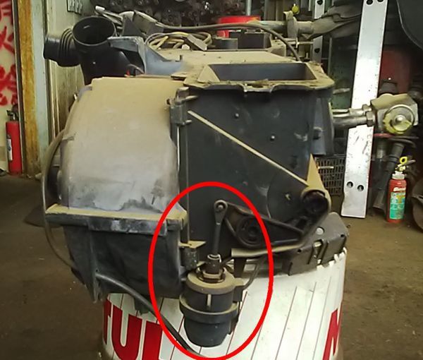 ■フォルクスワーゲン ジェッタ ゴルフ2 バキュームバルブ 中古 191820677B 部品取あり エバポレーター ブロアモーター フラップモーター■拍卖