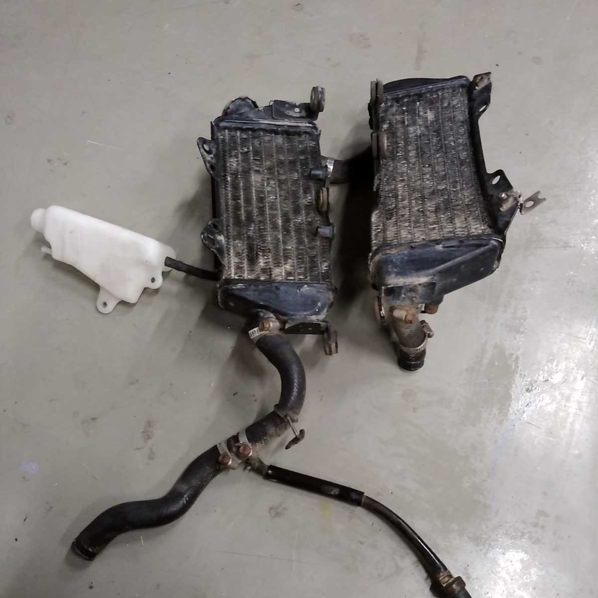 Dトラッカー/KLX250★純正ラジエター左右セット 漏れ無し・変形有 部品取り拍卖