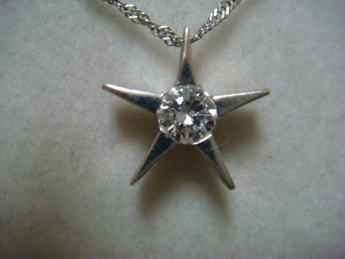 ◇綺麗な透明度のあるダイヤモンド ペンダント 0,32ct プラチナ製◇拍卖