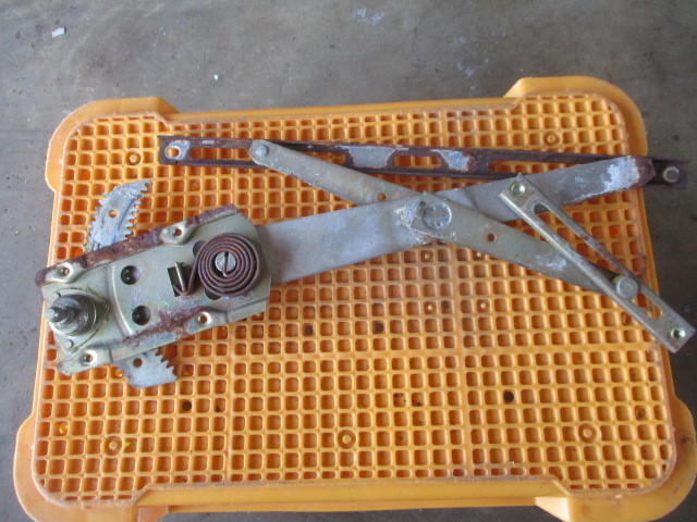 ★☆KE30 カローラ フロント右側レギュレーター ☆★拍卖