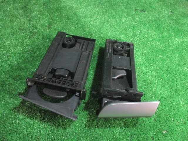 【A54711】ワゴンR スティングレー MH23S 左右 ドリンクホルダー拍卖