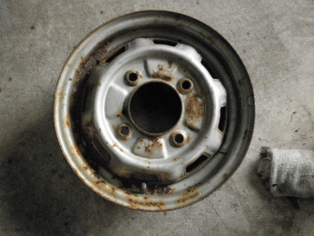 完全ジャンク 希少 スバル レオーネ純正 4.5-13 鉄 テッチン 1本のみ レストアベース そのままでは使えません 福岡県北九州市拍卖