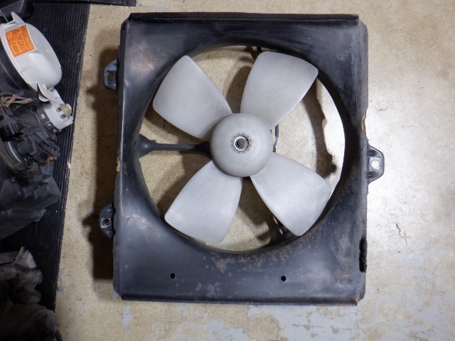 HD319 ST183C セリカ 純正 ラジエーター ファン 左 モーター 付き 39794拍卖