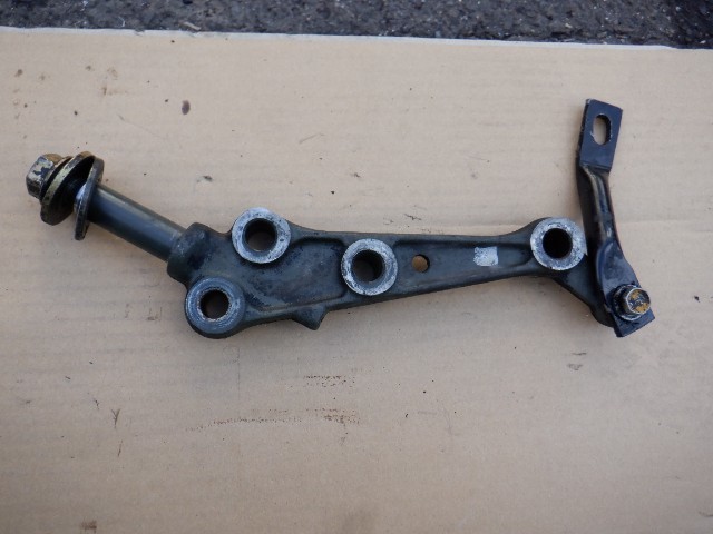 HD330 ST183C セリカ 純正 右 フロント サブ メンバー ロアアーム 39825拍卖