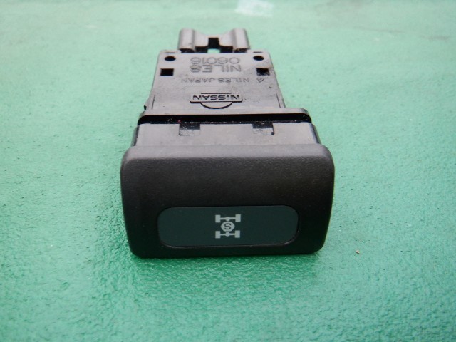 HD412 WGNC34 ステージア 純正 4WD シンクロモード スイッチ 39967拍卖