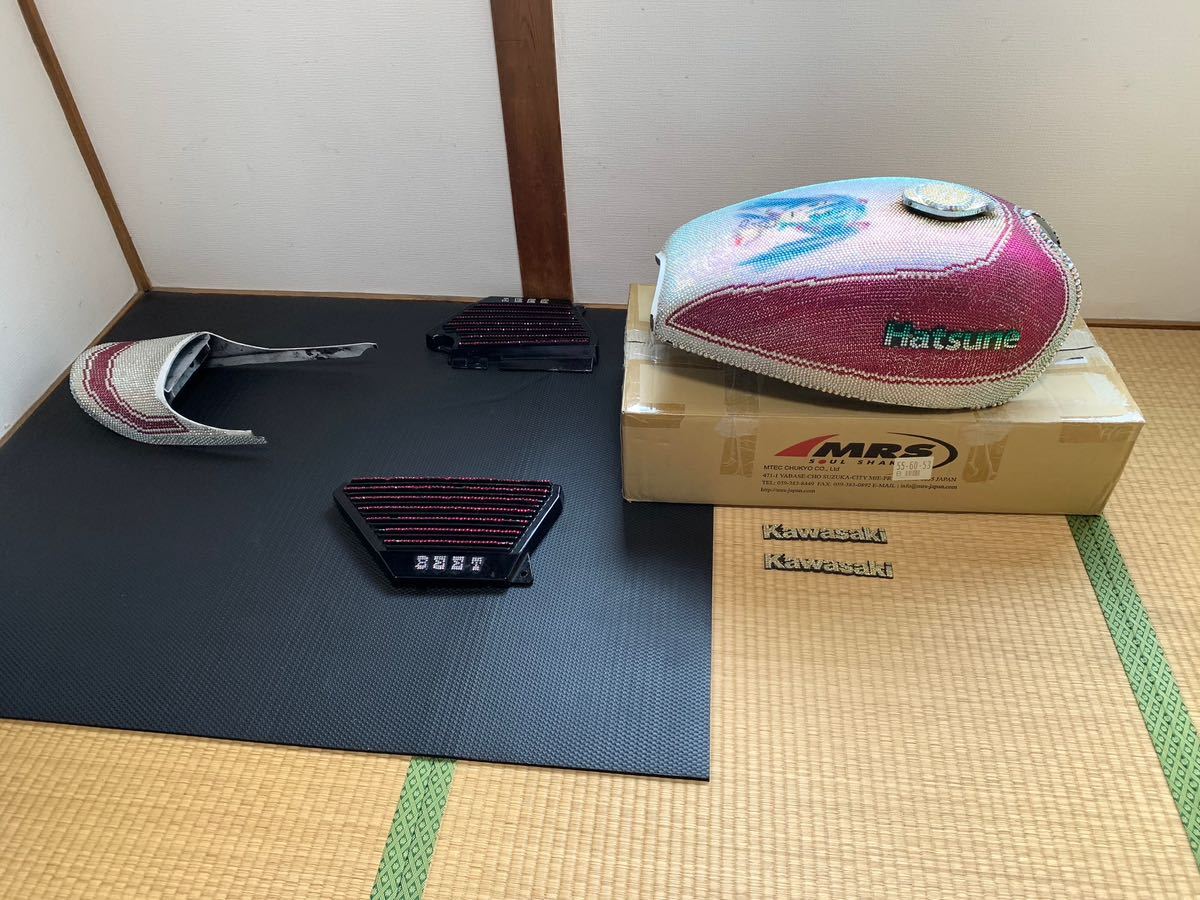 Z250FT 超有名!! ワンオフ 本物 スワロフスキー 初音ミク Z2 外装 フルセット! マニア ファン イベント 旧車會 BEET タンク リード 忠男拍卖