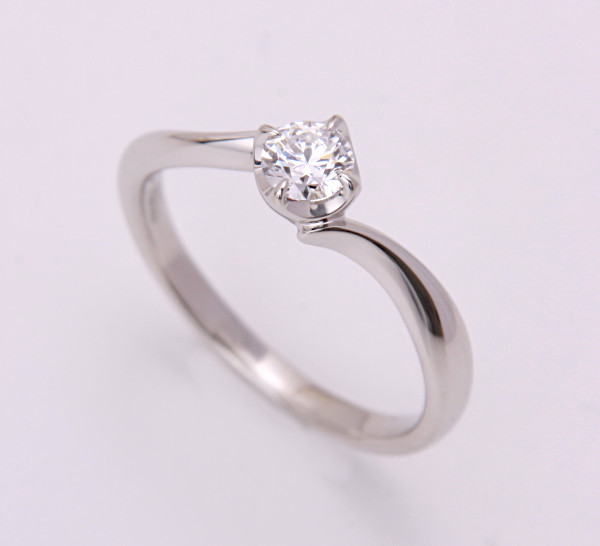 《質屋出品》4℃★Pt950天然ダイアモンド0.255ct立爪デザインリング★C-5799拍卖