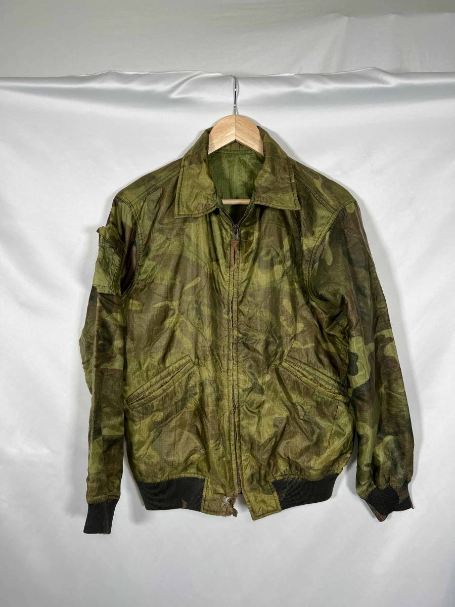 アメリカ軍 ベトナム戦争 スーバニアジャケット ポンチョライナー 真贋不明 MA-1タイプ フライトジャケット 中古品 汚れあり拍卖