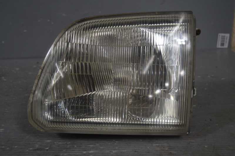 サンバー トラック 赤帽 前期(TT1) 純正 OEW 破損無 取付OK 動作保証 左 ヘッドライト ハロゲン / 84001TC010 K066927拍卖