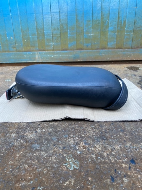 DS250から取り外しました タンデムシート ドラッグスター250 純正品 中古部品 中古品 カスタム パーツ拍卖